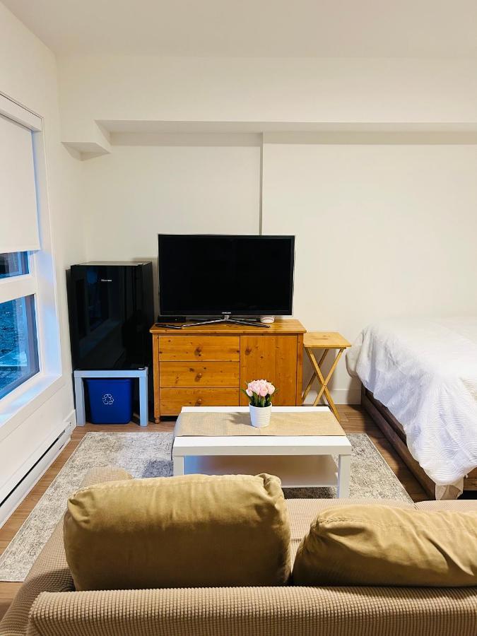 Victoria Private Studio Suite Colwood Exterior photo